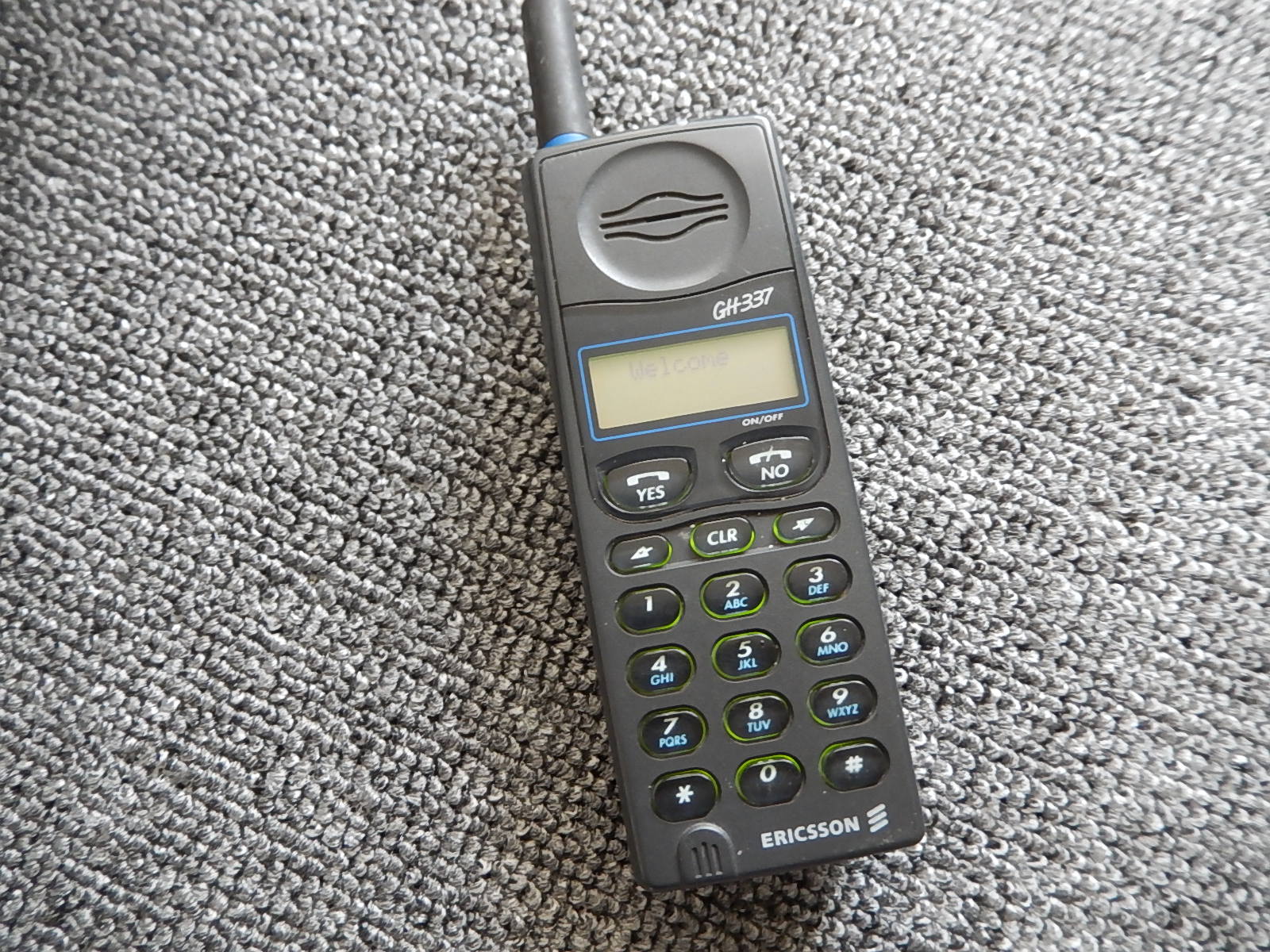 Original clothes Ericsson GH337 mobile phone second hand Ericsson 337 old mobile phone antique phone Classic mobile phone collection