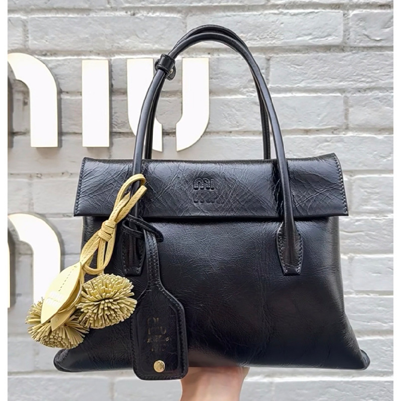 2025 Autumn and Winter New Miu Handbag Vintage Tote Bag with a High-End Feel Versatile Miu Series Shoulder Crossbody Women's Bag