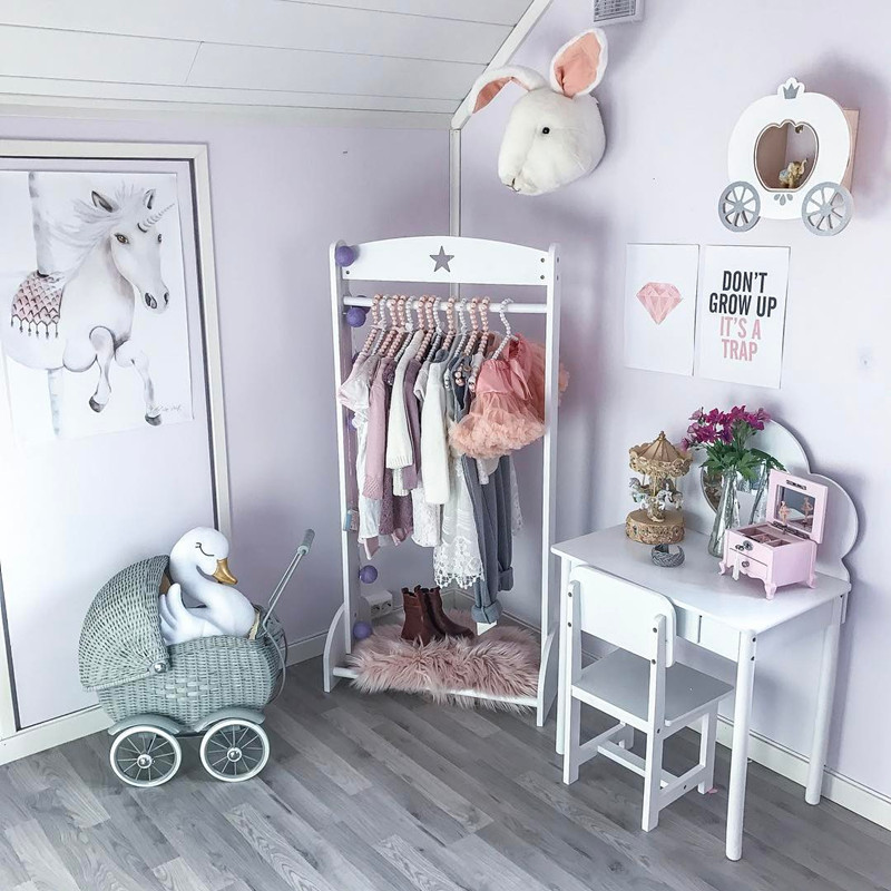 ins Nordic custom children clothes hanger floor hanger white star solid wood vertical clothes hanger children's clothing store display rack