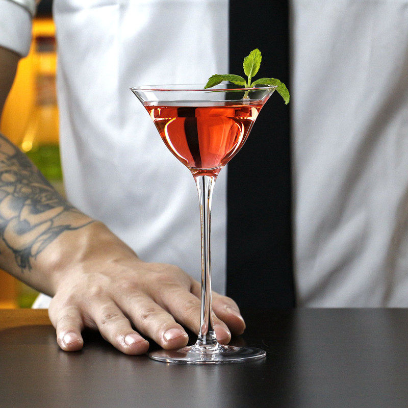 Japanese-style wooden personality bar Martini cocktail high-foot glass lead-free crystal flying saucer juice cup