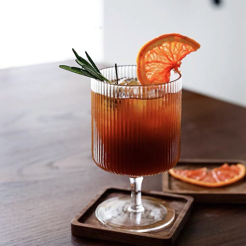 Harp stripes transparent glass high feet glass hot red glass drink glass ice cream sweet cup cocktail glass