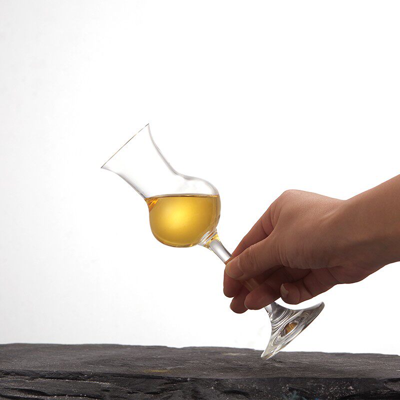 RCR imported crystal glass glass glass smell cocktail glass whiskey tulip sweet glass