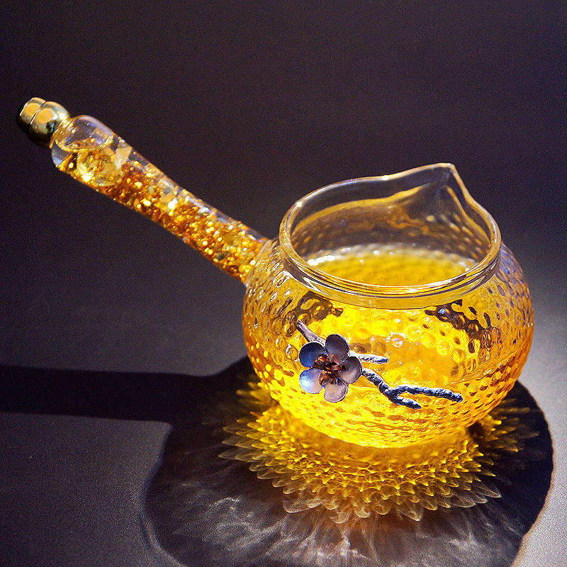 Japan-style plum-plum hammer-shaped gold leaf side with glass fair cup transparent and heat-resistant tea tea Gongfu tea public cup sub-tea divider