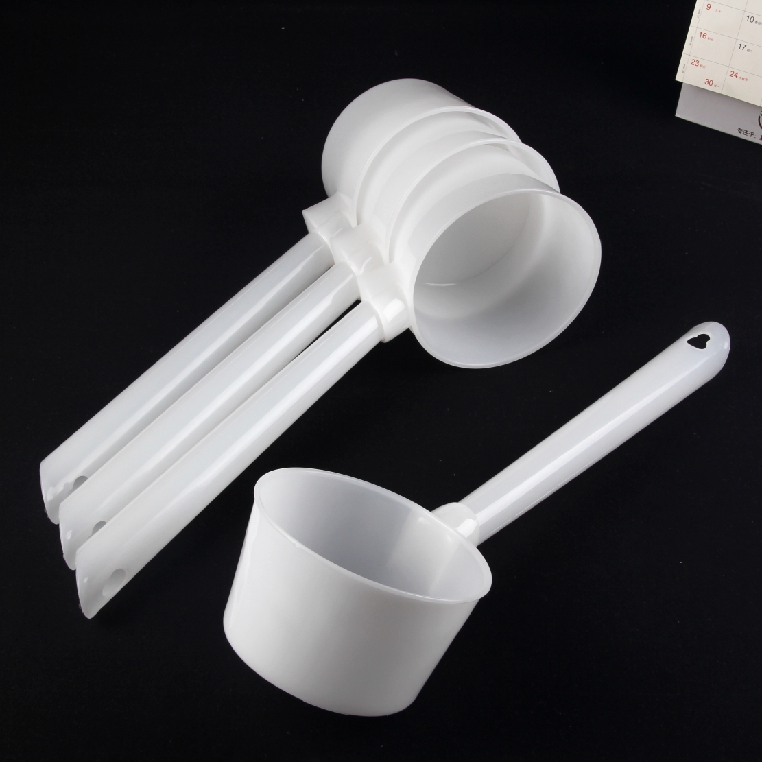 Thickened Plastic Long Handle Industrial Water Spoon Resistant acid Raw Material Spoon Factory Water Scoop Water ladle stall Noodle Soup Spoon