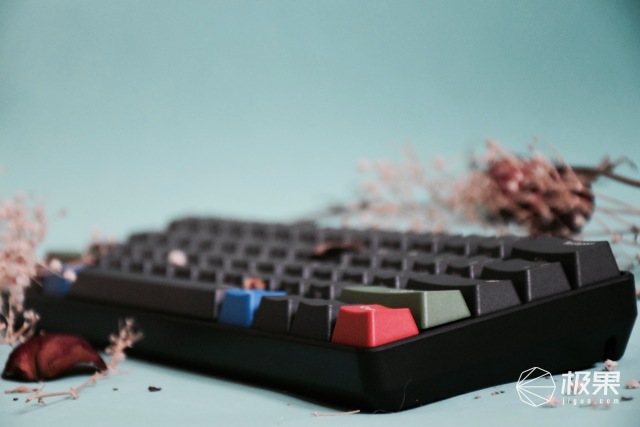 61键位樱桃轴，这键盘让码农爱不释手