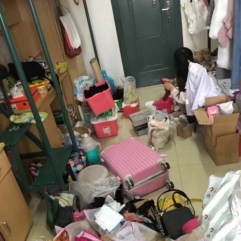 校园个人闲置衣鞋