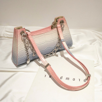 Niche design baguette bag 2021 new gradient color shoulder messenger bag female Korean fashion texture armpit bag