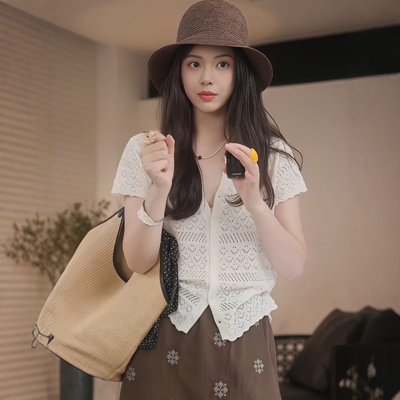 French-Style Hollow-Out Ice Silk Knitted Cardigan Short-Sleeve Women's 2026 New Summer High-End Thin V-Neck Short Top