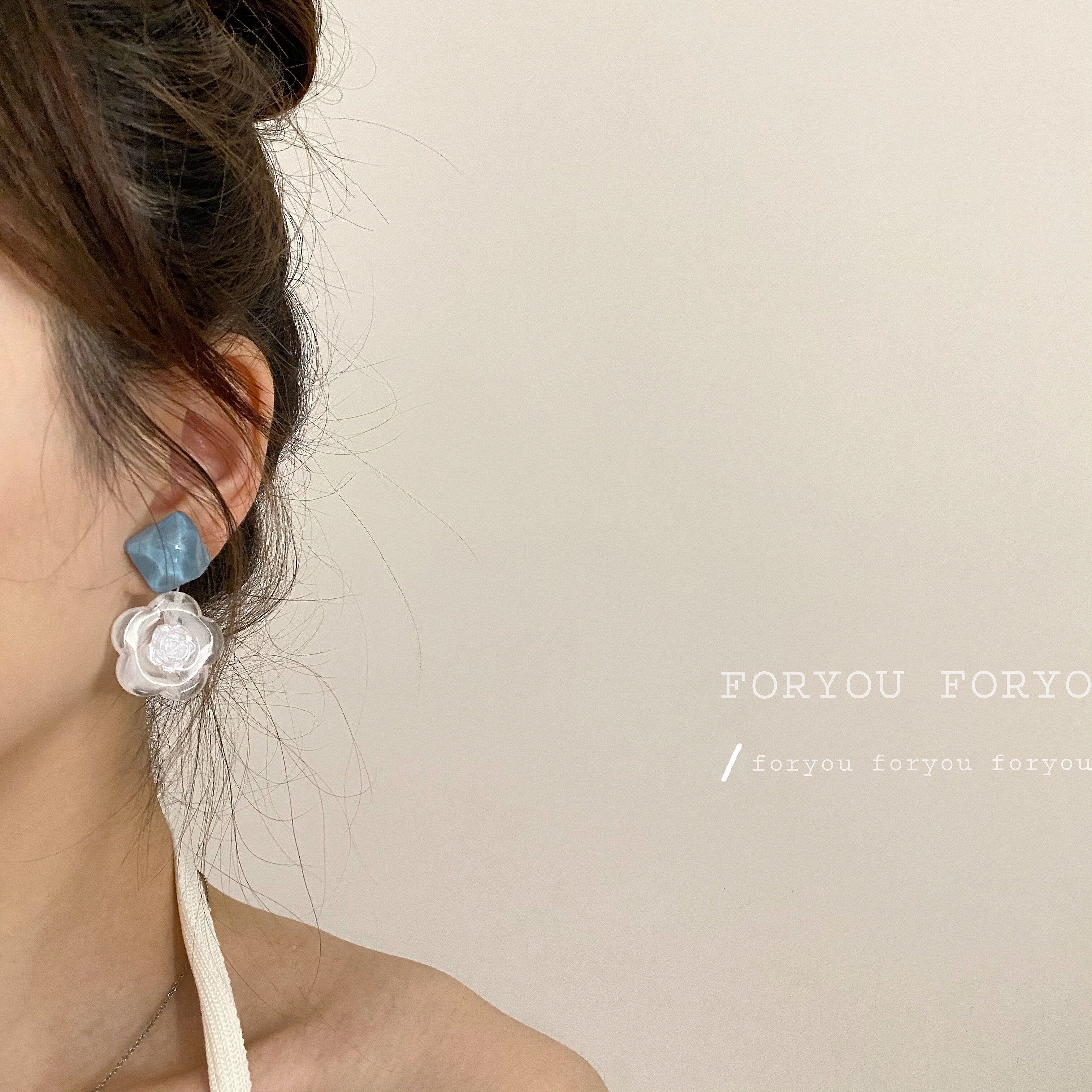 Summer style transparent flower earrings blue small fresh earbuds with sweet and cute ear clips without earbuds 100 hitch