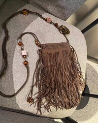 YMBHZ Lu Xianren ແບບດຽວກັນອາກາດຫນາວ tassel beaded accessories niche ການອອກແບບກ້າວຫນ້າທາງດ້ານ crossbody ຖົງບ່າຂະຫນາດນ້ອຍ