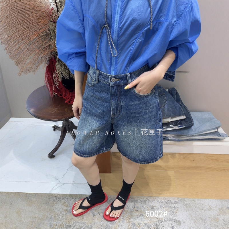 Floral Denim Shorts for Women, Summer New Style 96002, Casual Loose Fit, Hip-Slimming, Mid-Length Wide-Leg Pants