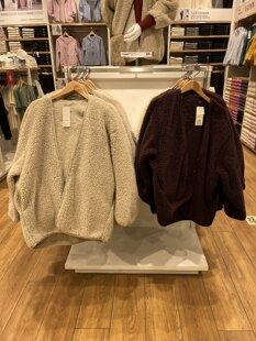 Spot Uniqlo Женская одежда Имитация бархатного бархатного флисового кардигана (длинные рукава для куртки, осень и зима) 449755