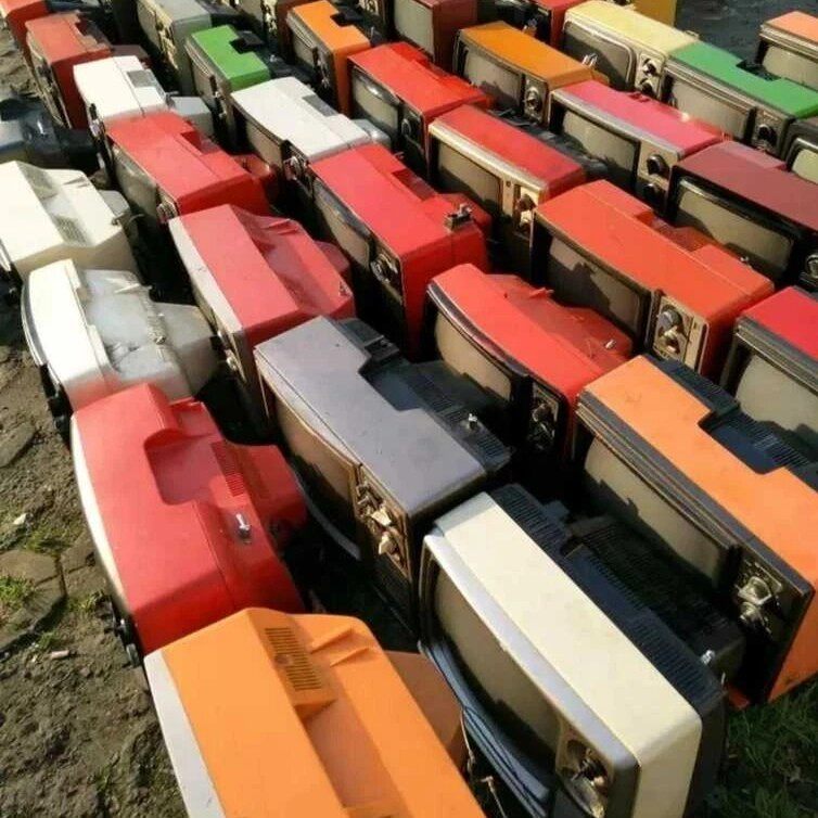 Old TV with old black and white TV set-Taobao