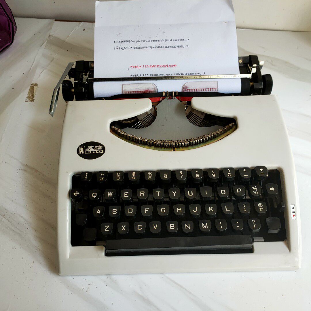 Hero Full English Mechanical Typewriter Vintage Typewriter