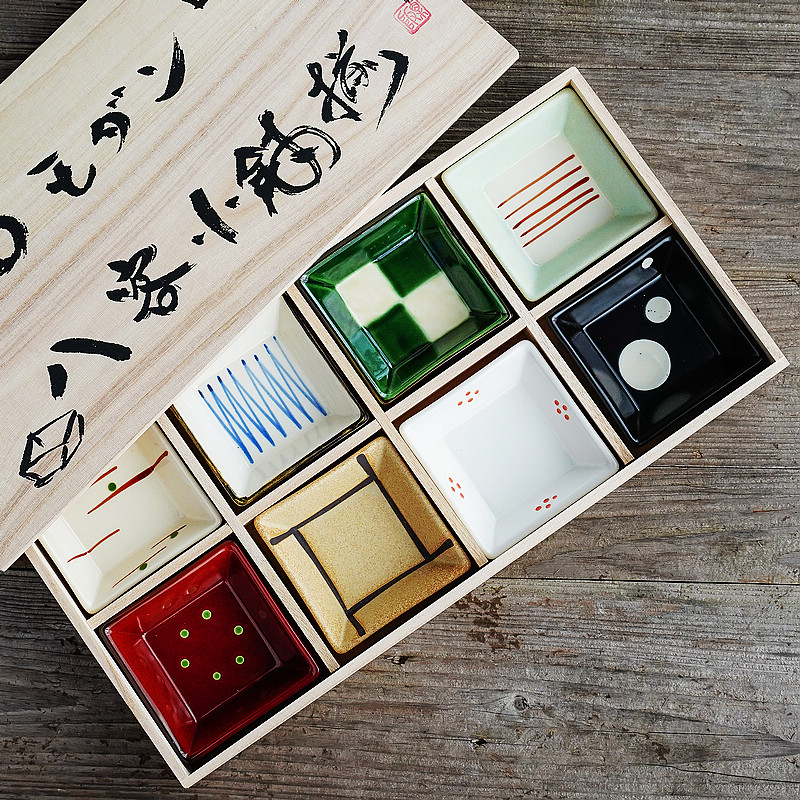 Hand-painted 8-guest gift box set imported from Japan Mino-yaki ceramic square plate Japanese-style dipping sauce soy sauce vinegar plate tableware