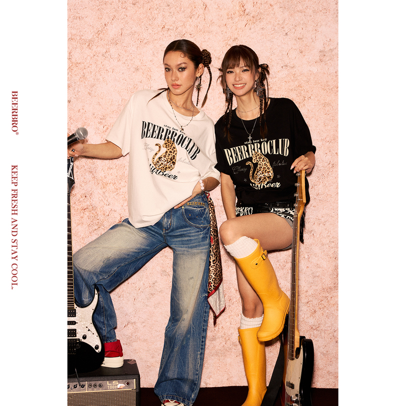 Beerbro『Celebrity Style』Lyocell Slimming Patch Embroidery Cat Print Rhinestone Short Sleeve T-Shirt