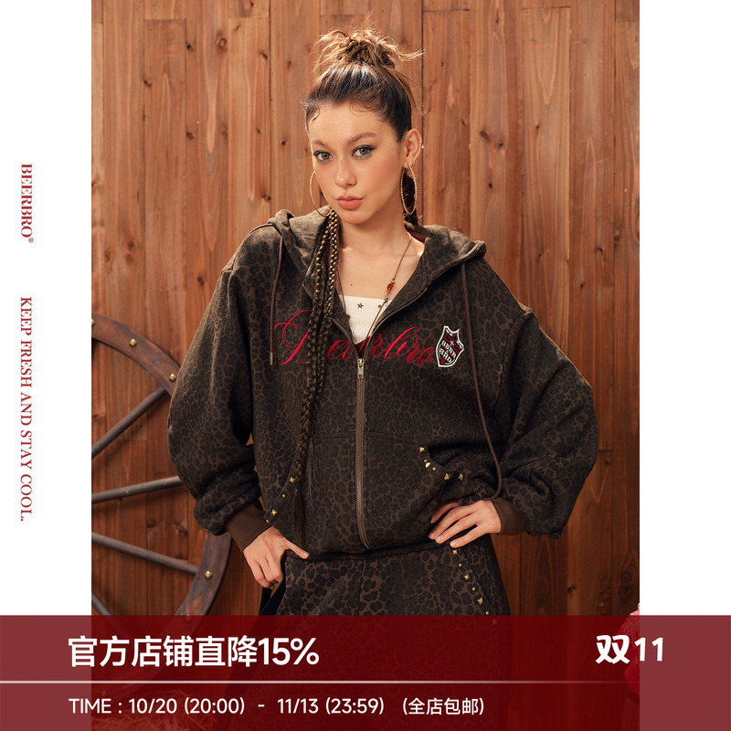 Beerbro『Trendy Sports』Pure Cotton Casual Loose Leopard Print Sports Sweatshirt and Sweatpants Autumn and Winter Set for Women Beerbro『Trendy Sports』Pure Cotton Casual Loose Leopard Print Sports Sweatshirt and Sweatpants Autumn and Winter Set for Women