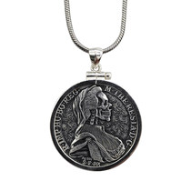 999 Pure silver Austrian Grand Grand Grand Grand Grand Grand Grand Grand Mother of Skull Queen Coin Pending Vagators Collection of Gifts of Renaissance Men Necklace