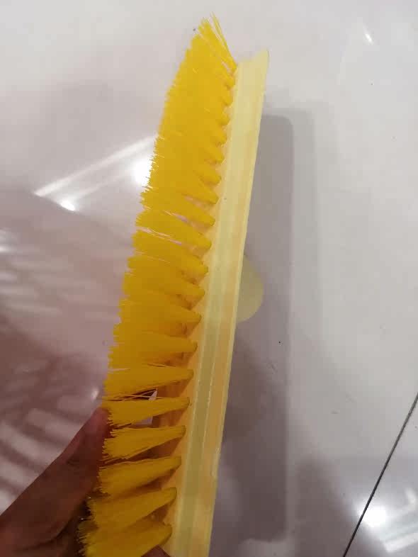 Heat-resistant brush in Italy