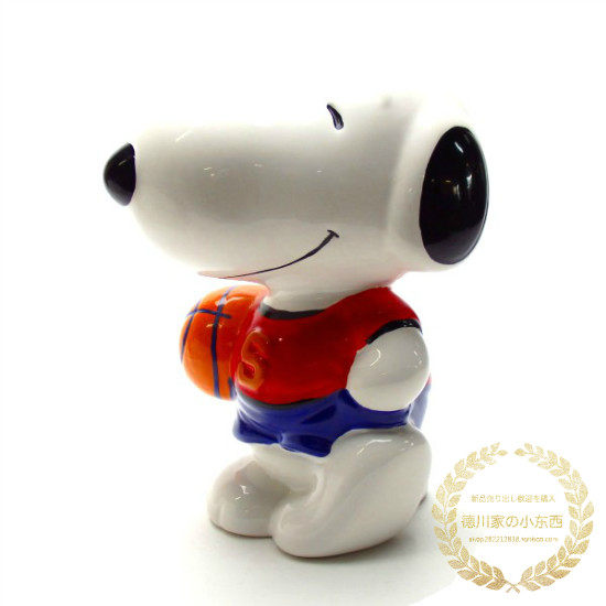 Japan Snoopy cute basketball styling ceramic savings tank fine