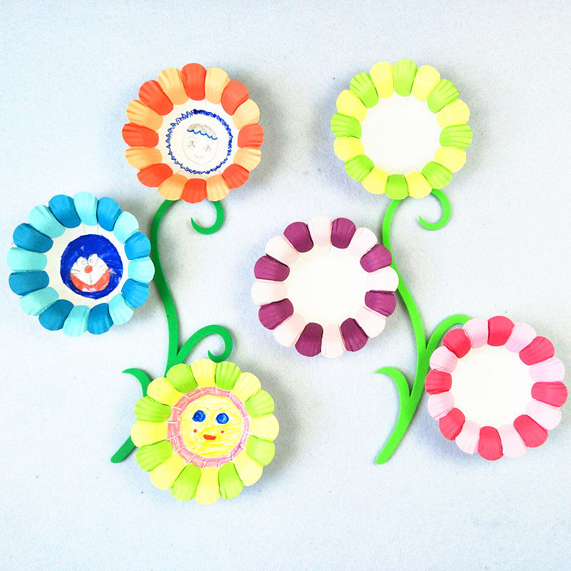 Children making kindergarten diy handmade material hand-painted colorful drawing cartoon blank creative solid paper mold