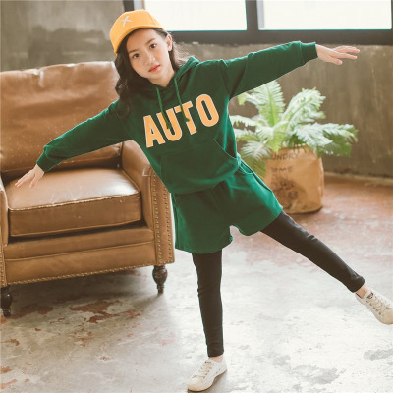 UK Next Love girl's thick T-shirt suit 2022 new CUHK child foreign pie Two sets of autumn