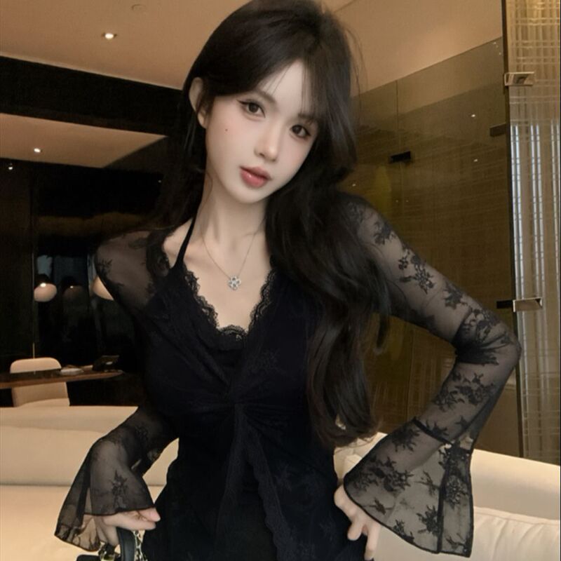 Irregular Two-Piece Design T-Shirt for Women, Summer Style for Petite Figures, Pure Desire Style with Flared Sleeves, Halter Neck Lace Base Shirt