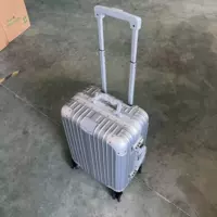 Серебряная небольшая сумка, алюминиевый кейс