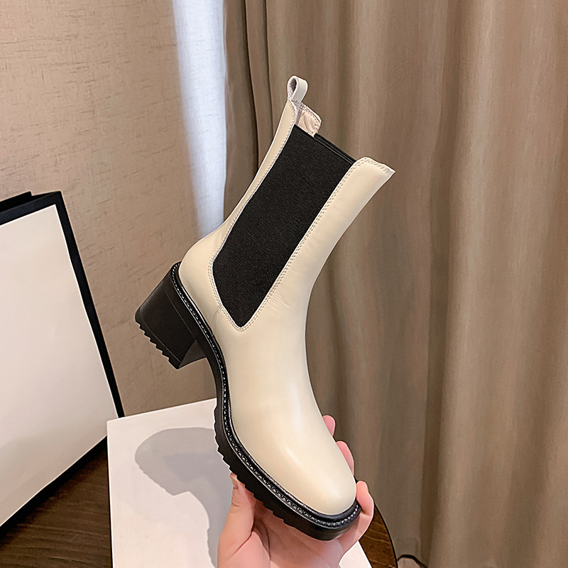 Chelsea Short Boots Female Spring and Autumn Single Boots are leather and faint head of the new white Martin Boots in 2021
