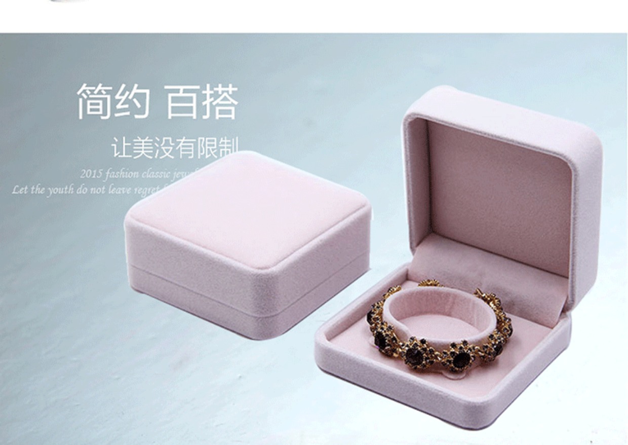 Cao cấp flannel táo tàu ngọc trai đỏ ngọc trai vòng đeo tay vòng chân hộp hộp trang sức hộp quà tặng nhà máy bán hàng trực tiếp - Vòng đeo tay Cuff vòng trầm hương