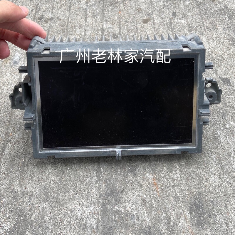 Suitable for Mercedes-Benz C-Class E212 Display Screen E260E350W204C180Glk300 Navigation Central Control Used 204 Suitable for Mercedes-Benz C-Class E212 Display Screen E260E350W204C180Glk300 Navigation Central Control Used 204