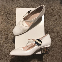 Womens shoes triangle heel buckle square head beige is very distinctive and good-looking with a heel height of about 5cm