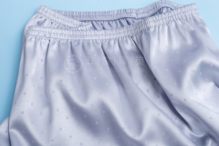 Mùa hè nam kích thước lớn phần mỏng mô phỏng lụa nhà quần short bãi biển quần ngắn phần năm góc quần ngủ bình thường - Quần tây quần đôi nam nữ