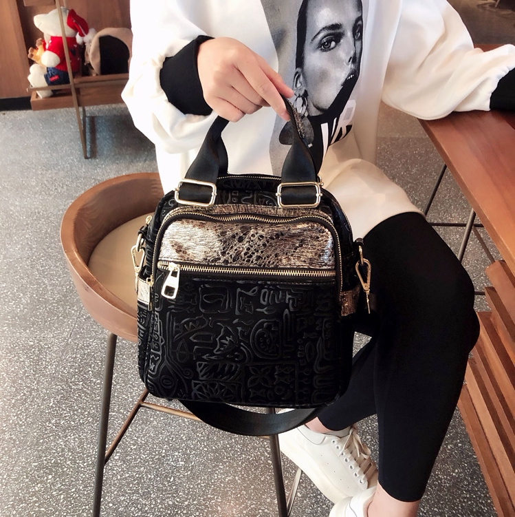 Hong Kong Ins Net Red Shoulders Bag Women Fashion Personality Oracle Comeback Bag Multifunction Diagonal Satchel Wave