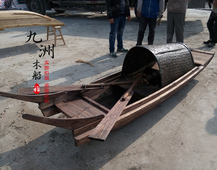 Wooden boat awning boat Decorative film and television props hand rowing fishing boat European-style wooden boat antique solid wood ornaments old boat