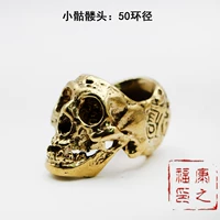 Светло-желтый