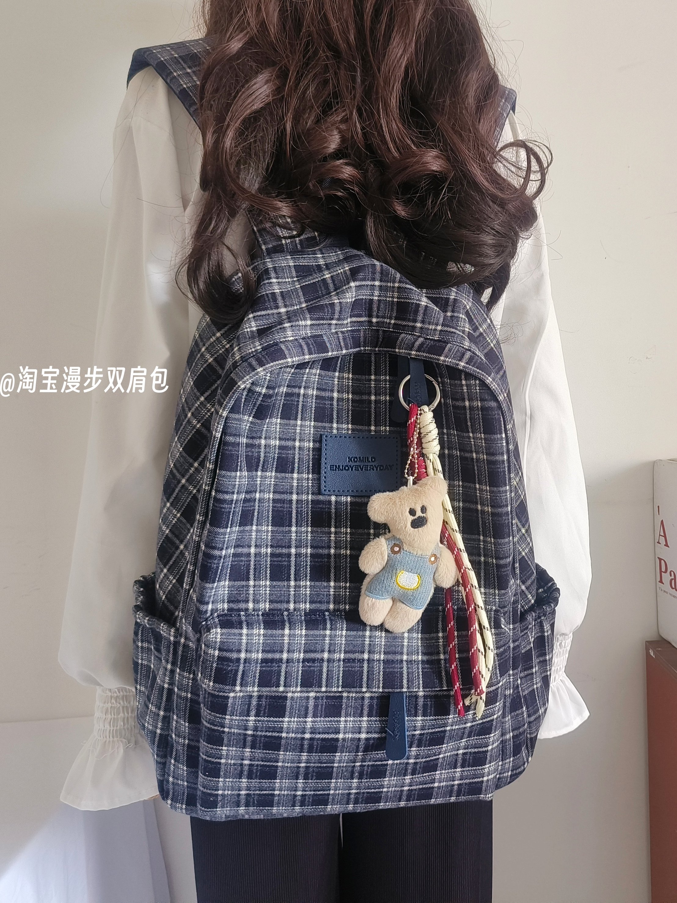 Autumn and Winter New Style Plaid Retro Versatile Backpack for Female Middle School and College Students, Class Bag, Commuting, Travel and Outing Backpack