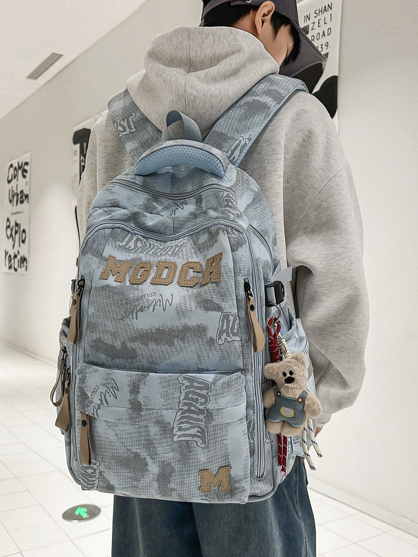 Schoolbags for Men and Women with Graffiti Letters, Workwear Style, Weight-Reducing Backpacks, Large-Capacity Backpacks for Middle and High School Students, Travel Backpacks