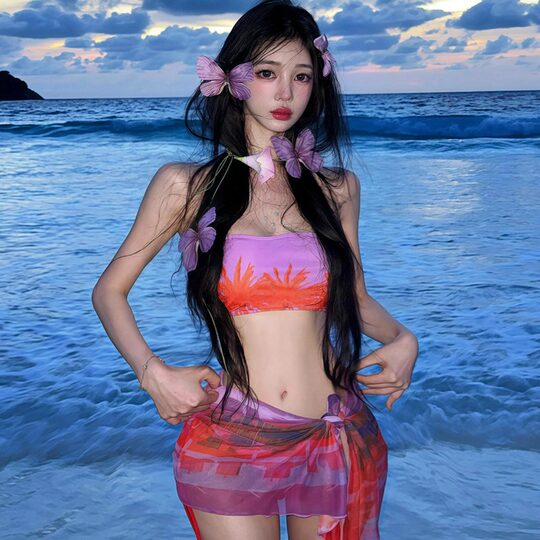 Консервативный комплект бикини-бандо в корейском стиле с атмосферой отпуска