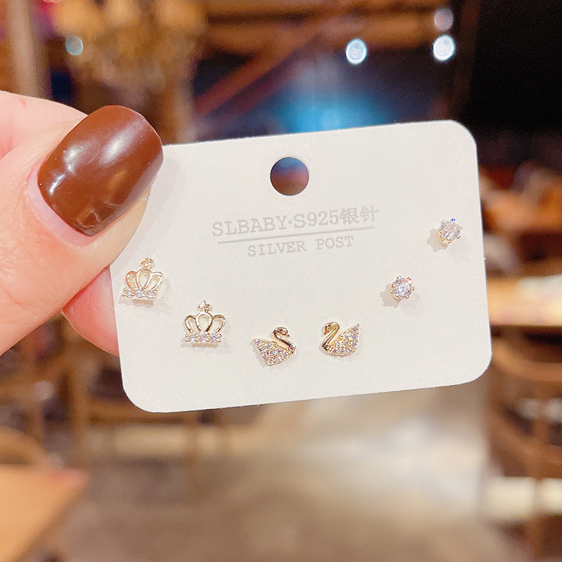 Butterfly-bowed small earbuckle student earnails three pieces of female minimalist small, multi-ear hole earring combined red ear decoration