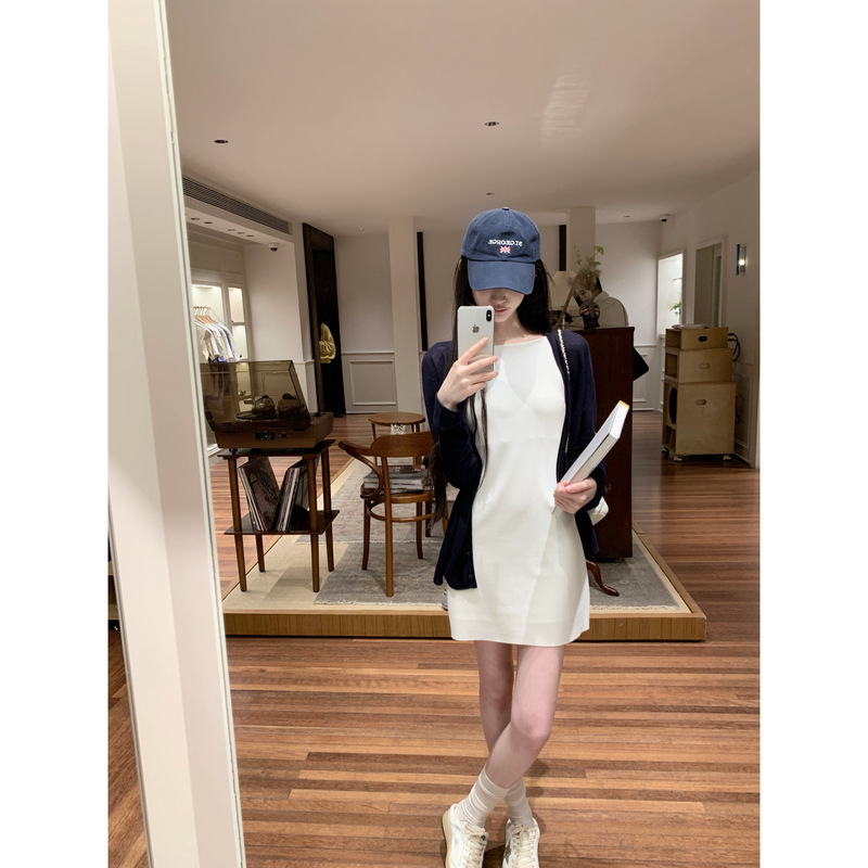 【Signature Paper-Thin Style】Slimming and Versatile, Super Easy to Wear, Straight-Leg, Slightly Loose, Versatile Air-Conditioning Cardigan, Practical for Commuting 【Signature Paper-Thin Style】Slimming and Versatile, Super Easy to Wear, Straight-Leg, Slightly Loose, Versatile Air-Conditioning Cardigan, Practical for Commuting