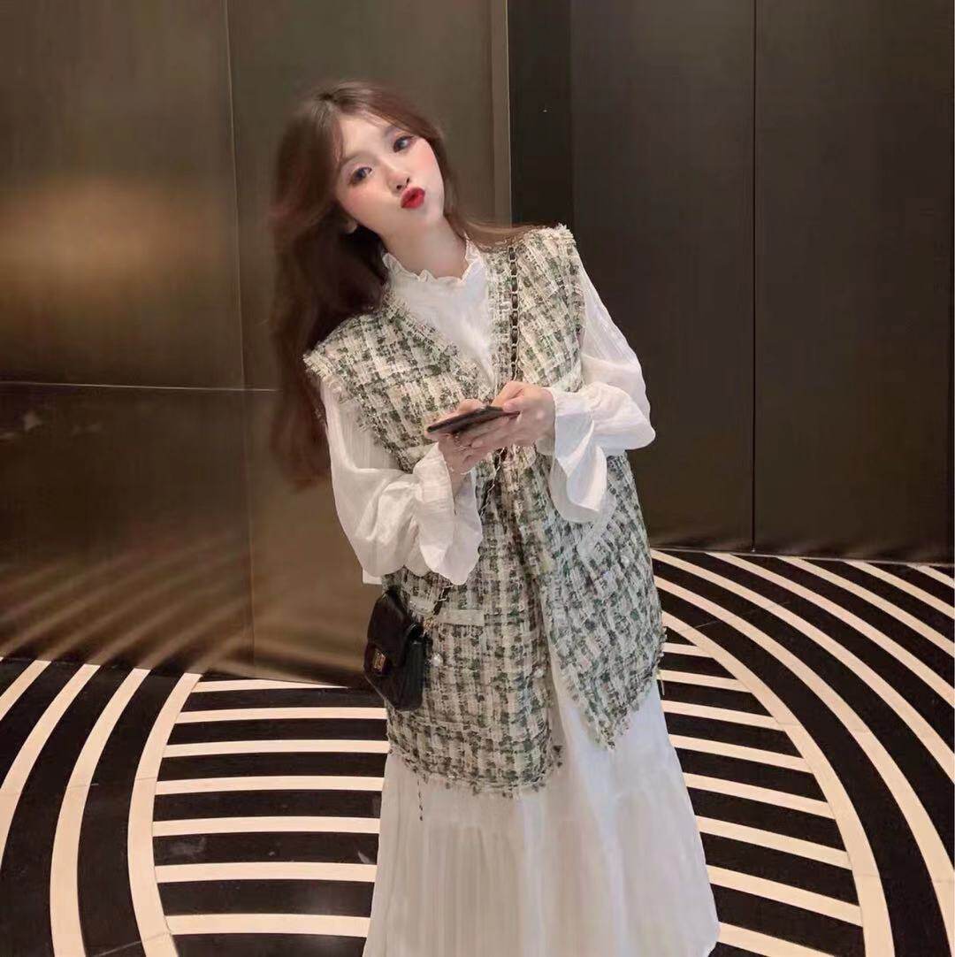 2022 The new first autumn winter's older sister is set up with a two-piece suit of the bottom of the ocean and the elegant and elegant and elegant