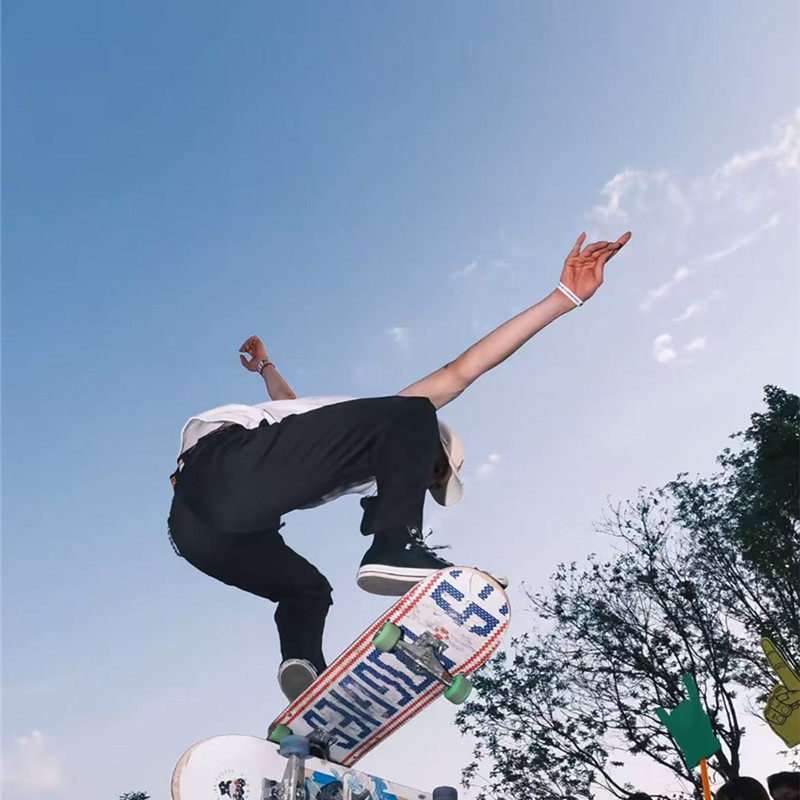 爱上潮牌