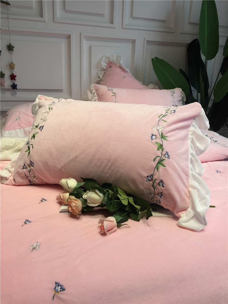 Công chúa phong cách váy ren mùa thu và mùa đông bé cashmere bốn mảnh mục vụ thêu gió dày nhung ấm giường - Bộ đồ giường bốn mảnh bộ chăn ga gối đệm cưới đẹp
