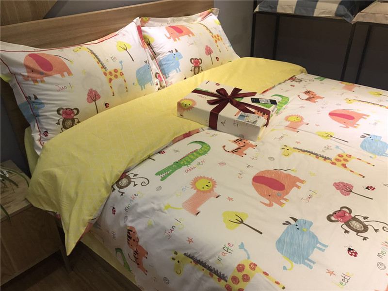 Cotton trẻ em giường bốn mảnh cotton boy boy phim hoạt hình khăn trải giường quilt cover 1.2 m1.5 mét