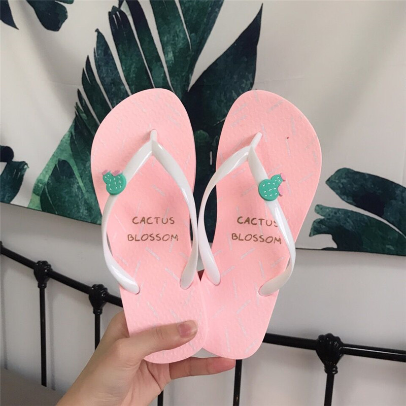 Hàn Quốc dễ thương mềm phẳng đáy dốc với dép xỏ ngón chống trượt nữ sinh viên mang dép đi trong nhà tắm mùa hè và dép đi trong nhà tắm những mẫu dép nữ hot nhất hiện nay