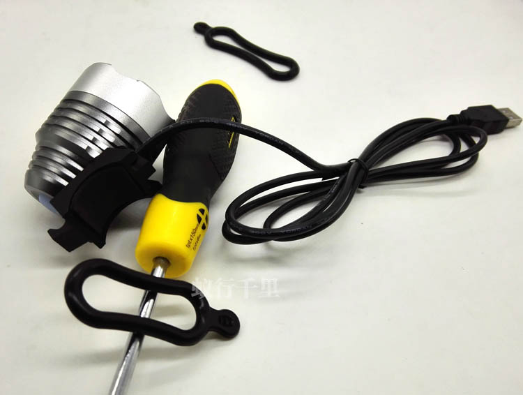 Lumière vélo - phare - Ref 2397679 Image 6