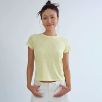 Светло-желтого