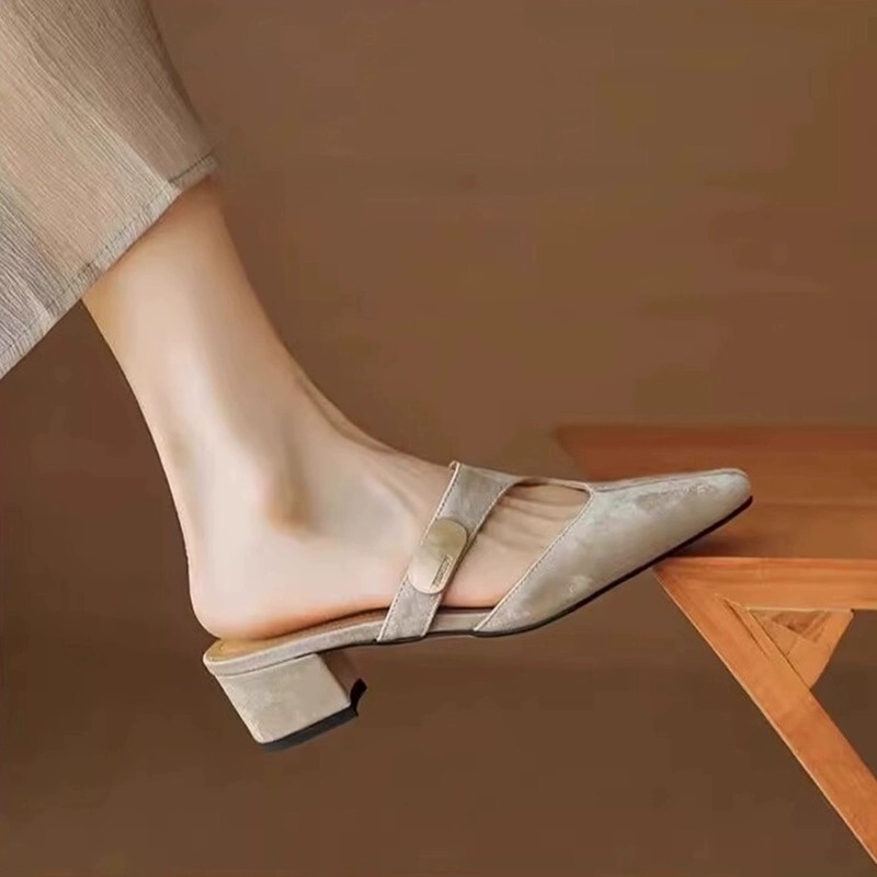 2026 New Style French Elegant Mid-Heel Closed-Toe Slip-On Mules for Women, Suitable for Outdoor Wear in Summer, Soft Leather Lazy Mules Sandals