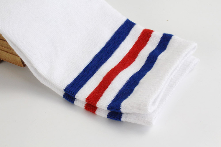 Trẻ em vớ bóng đá mùa hè của nam giới trắng vớ ống nữ sinh viên cotton thoáng khí sọc vớ đen đỏ 	tất bóng đá adidas chính hãng